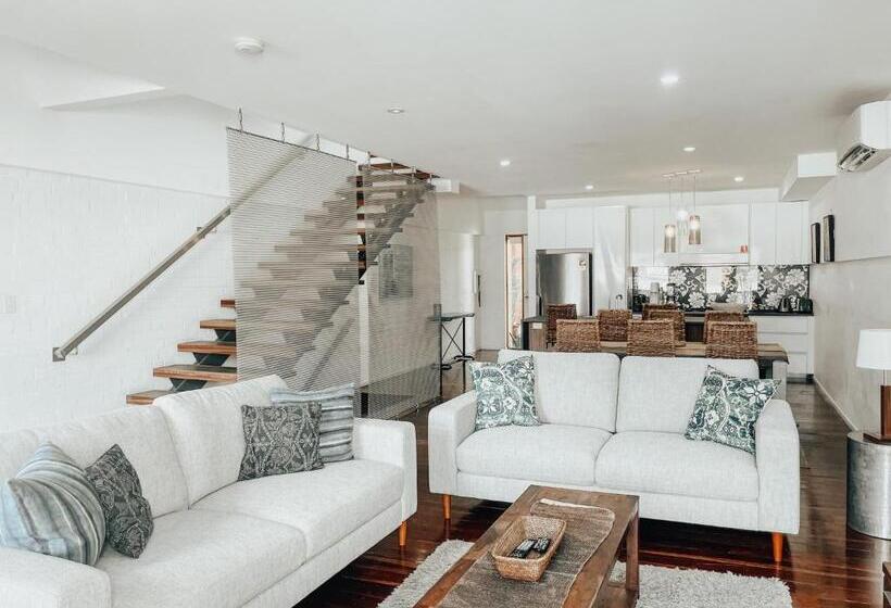 带泳池景观及3个卧室的公寓, The Butter Factory Byron Bay