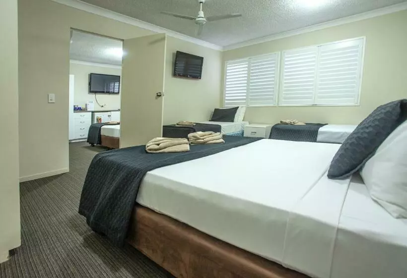 اتاق خانوادگی, Tropicana Motel