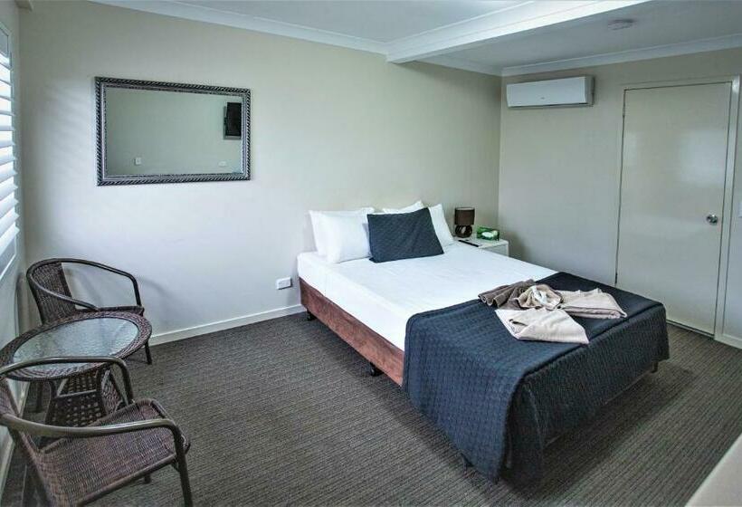 Номер Deluxe, Tropicana Motel