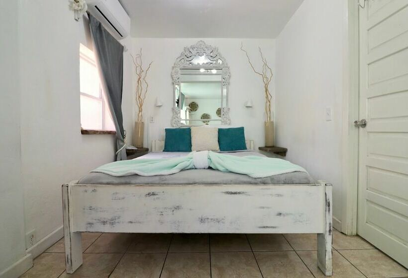 디럭스 4인 룸, Parham Plaza