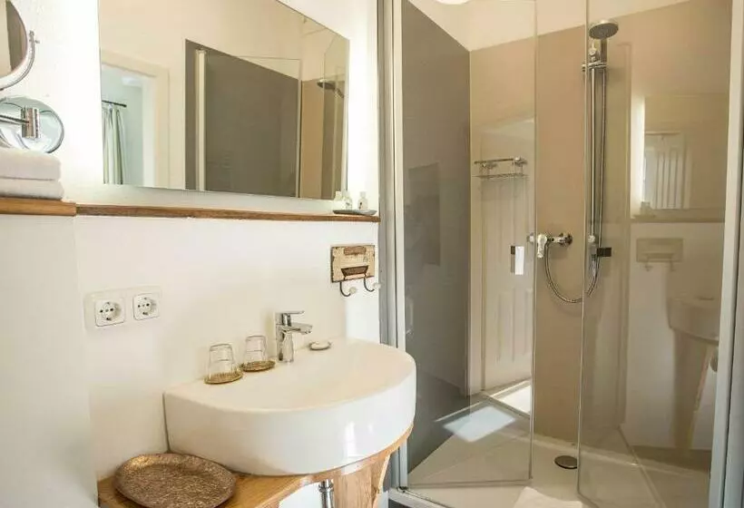 اتاق استاندارد, Altstadthotel Treysa