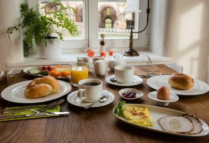 Полулюкс, Altstadthotel Treysa