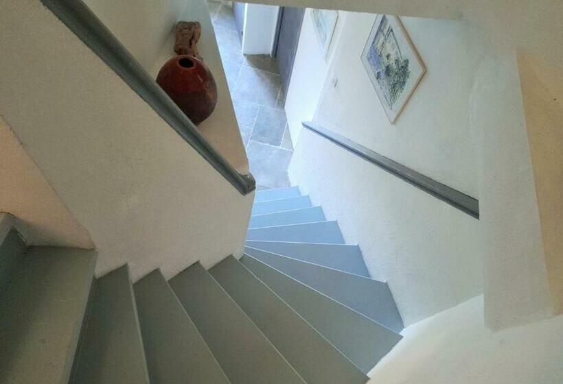 غرفة قياسية مطلّة علي البحر, Villa Chateau Les Terrasses, Tamaris, Vues Mer Exceptionnelles Au Calme, Mer Et Plage à 2mn à Pied