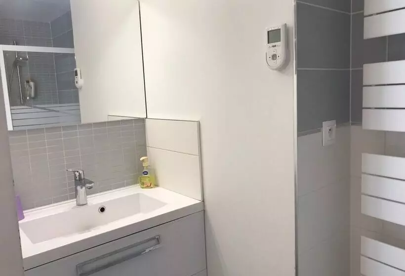 Standard Værelse, Lavoisier