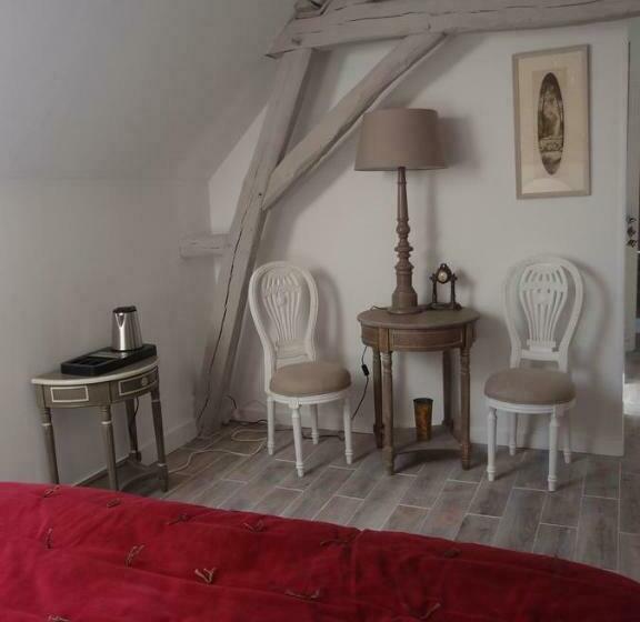 Семейный Номер, Les Colonnes De Chanteloup