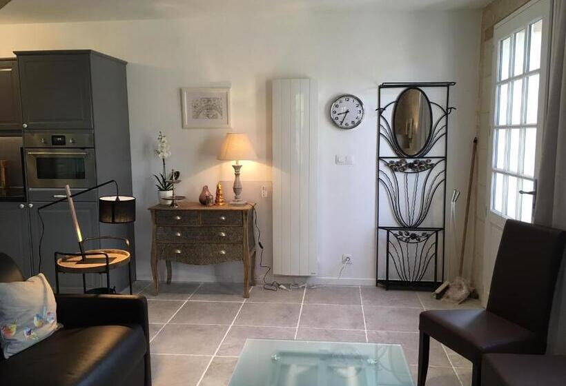 Дом 1 Спальня, Les Colonnes De Chanteloup