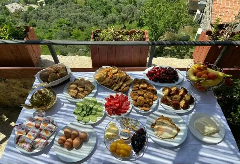 اتاق استاندارد چهار تخته, Rooms Merlika  Inside The Castle