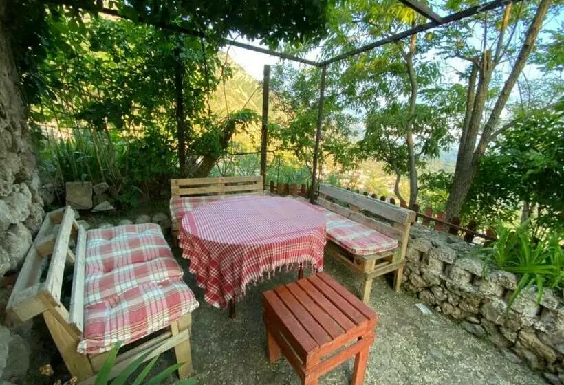 اتاق استاندارد چهار تخته, Rooms Merlika  Inside The Castle