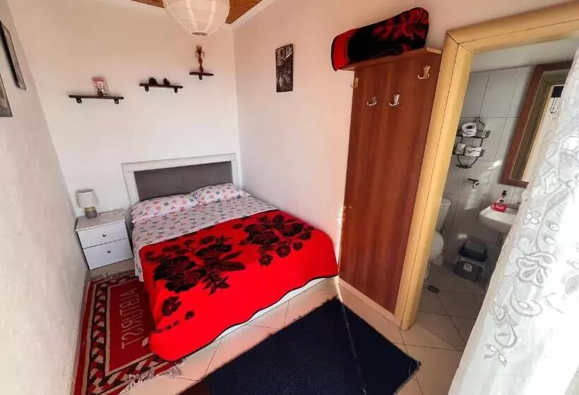 اتاق اکونومی یک تخته, Rooms Merlika  Inside The Castle