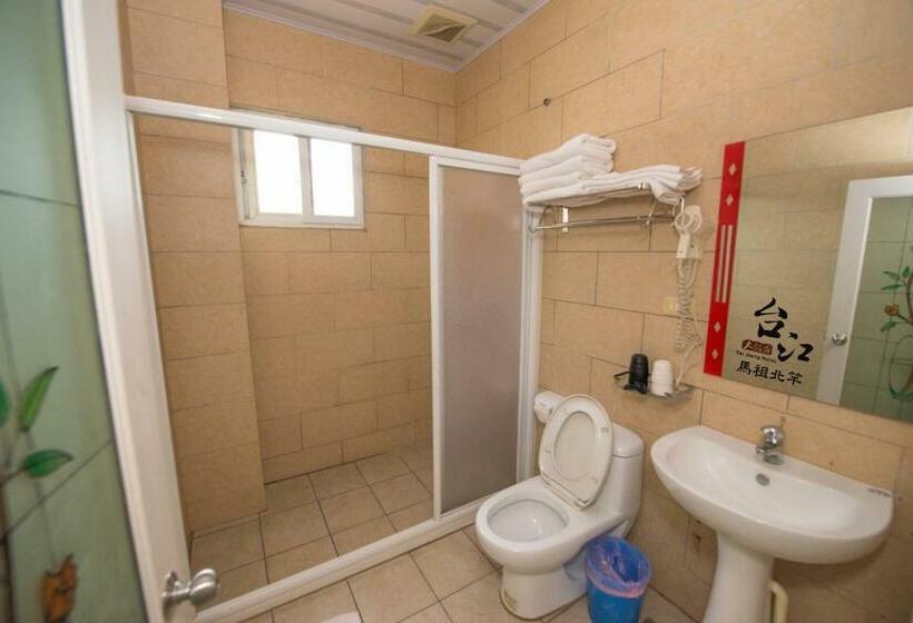 اتاق استاندارد سه نفره, Taijing