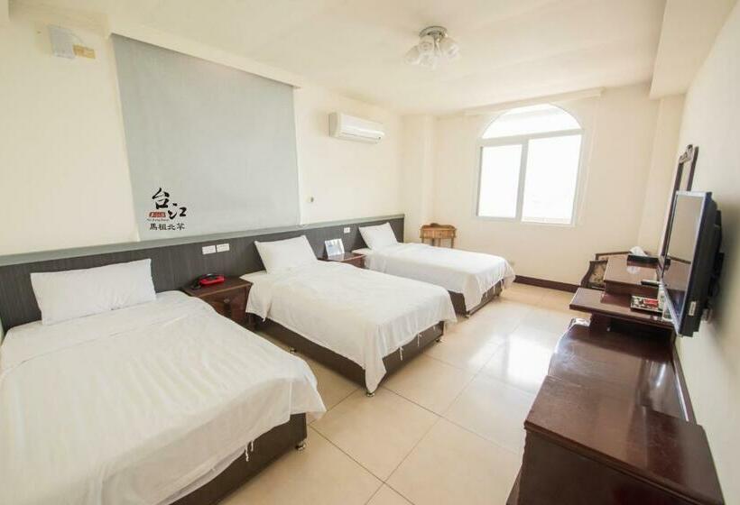 اتاق استاندارد سه نفره, Taijing