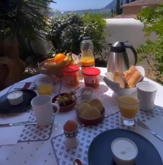 غرفة قياسية مطلّة علي البحر, Villa Chateau Les Terrasses, Tamaris, Vues Mer Exceptionnelles Au Calme, Mer Et Plage à 2mn à Pied