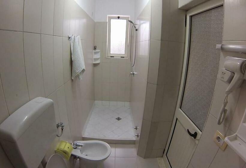 غرفة ديلوكس عائلية, 4 Stinet