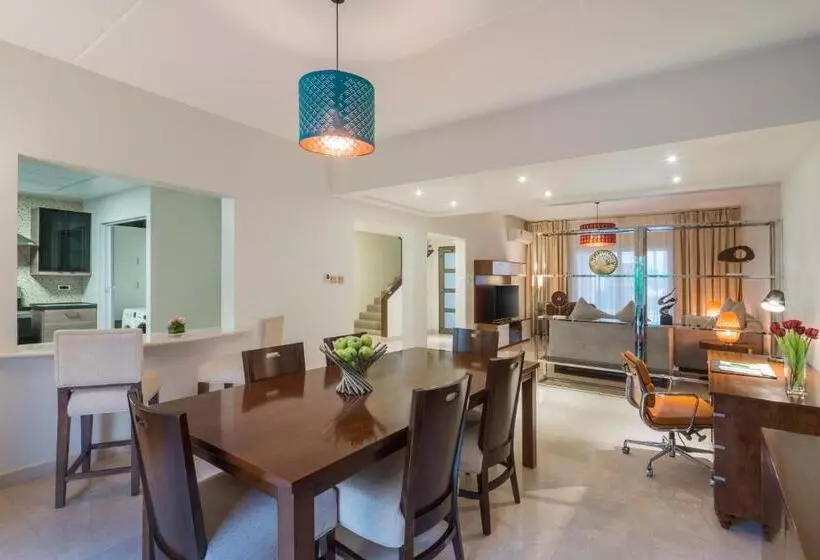 Villa 2 Makuuhuonetta, Alreem