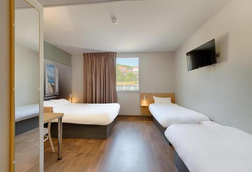 Четырехместный Номер Стандарт, B&b Hotel Marseille Aéroport Saint Victoret