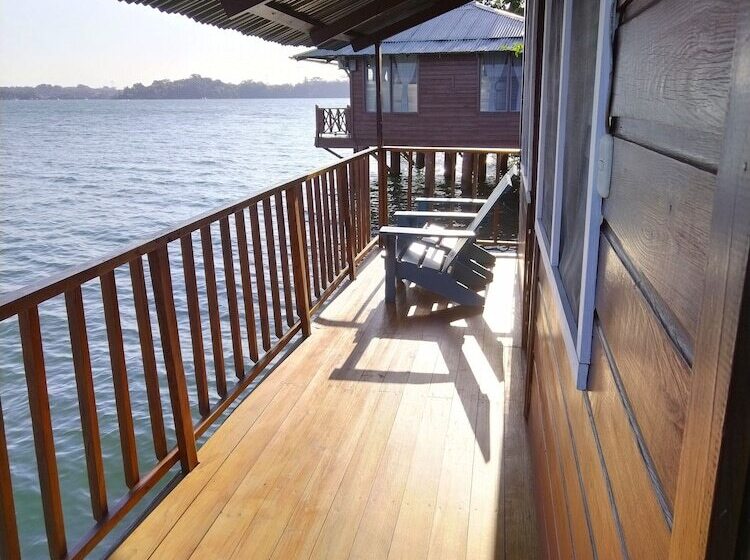 بانگلوی استاندارد, Catamaran