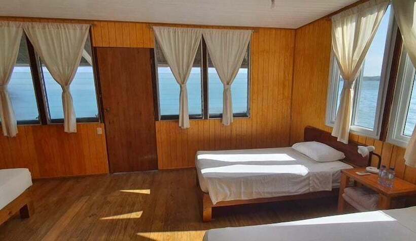 بانگلوی استاندارد, Catamaran