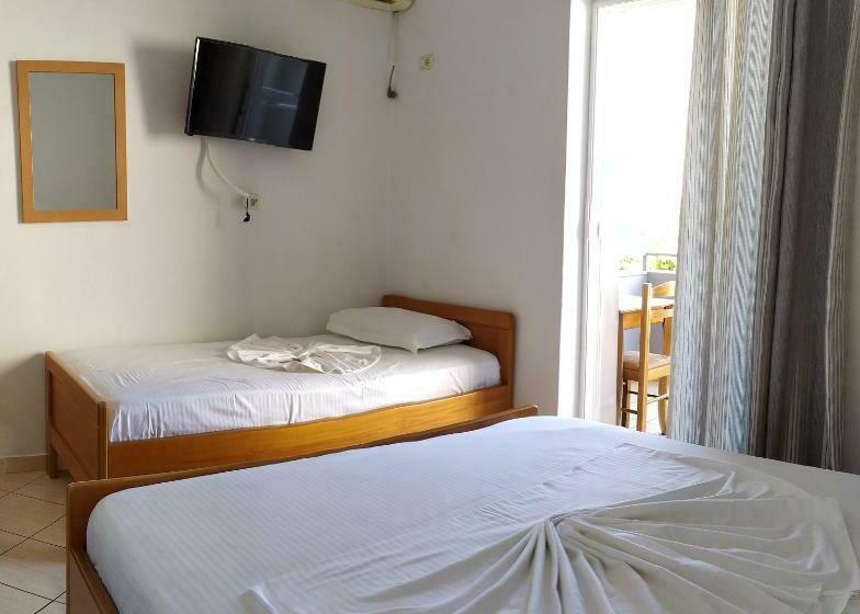 スタンダードトリプルルーム, Chicago