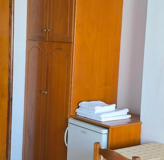 スタンダードトリプルルーム, Chicago