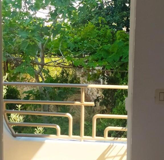 スタンダードトリプルルーム, Chicago