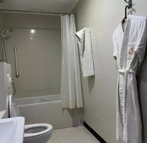 اتاق لوکس یک تخته, & Fitness Center Mandarin