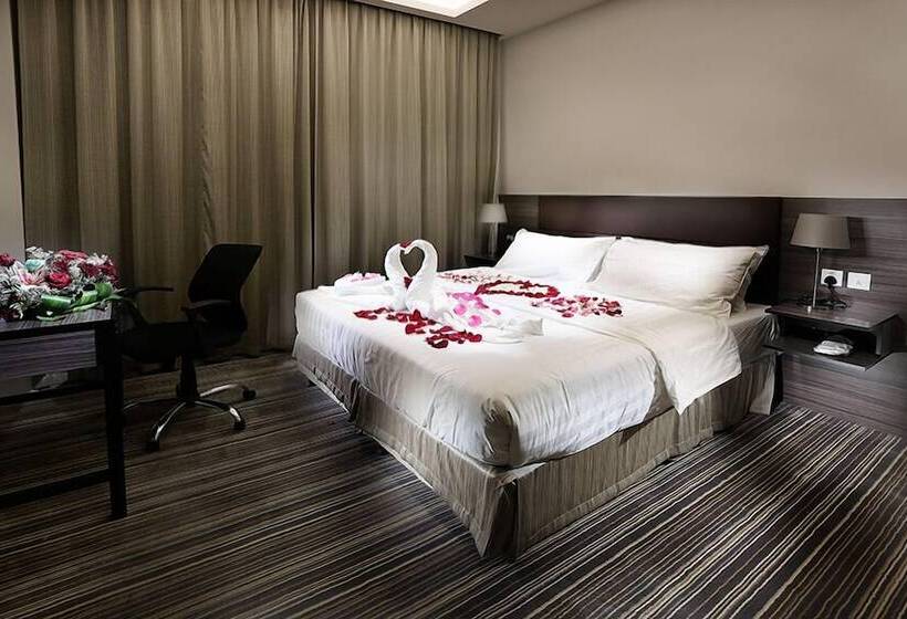 Люкс Повышенной Комфортности, Grand Lily Hotel Suites