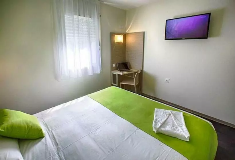 Standard Kolmen Hengen Huone, Hôtel Formules Club 2