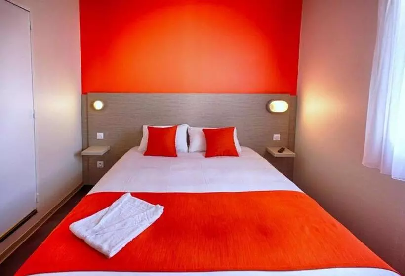 Standard Neljän Hengen Huone, Hôtel Formules Club 2
