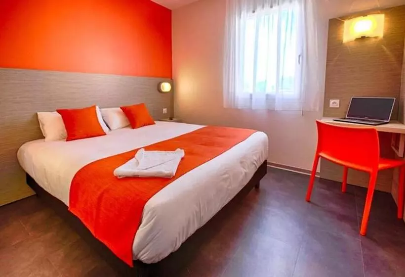 Standard Neljän Hengen Huone, Hôtel Formules Club 2