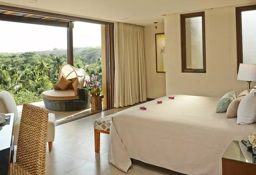 キングサイズベッドのデラックスルーム, Las Flores Resort