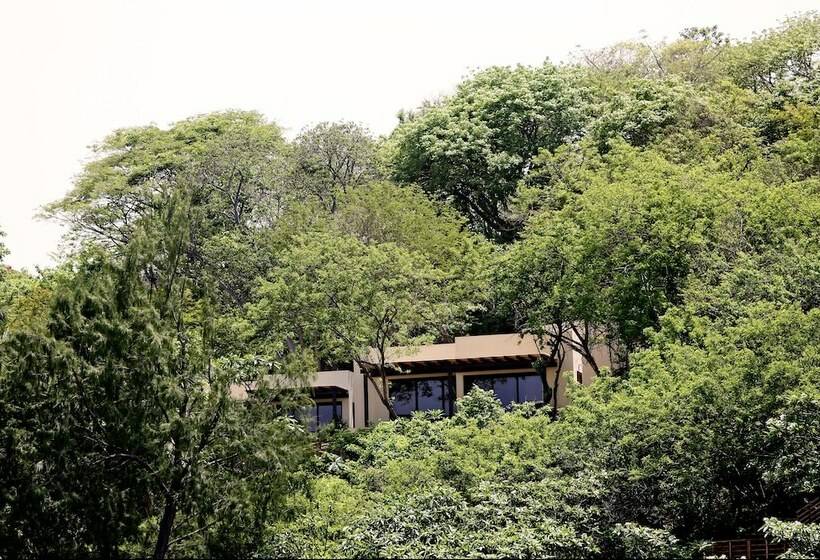 غرفة ديلوكس سرير كينج, Las Flores Resort