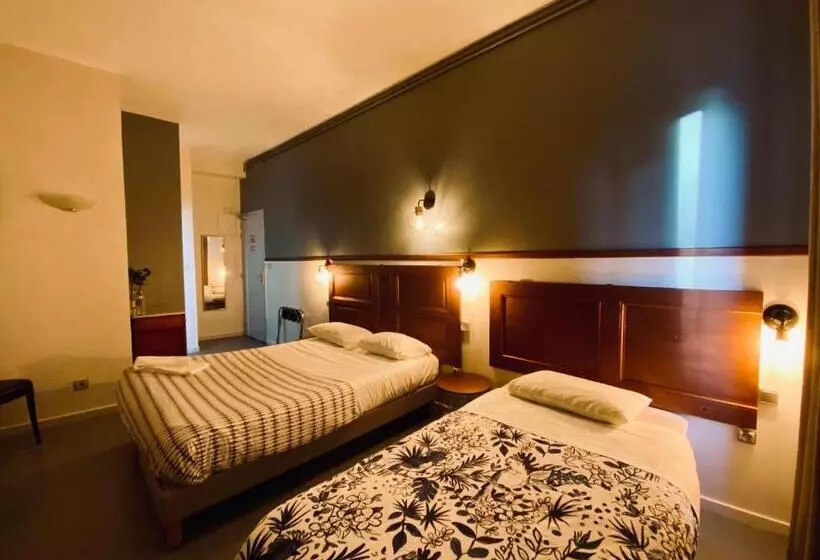 Standard Kolmen Hengen Huone, Le Midi Clermont Cournon