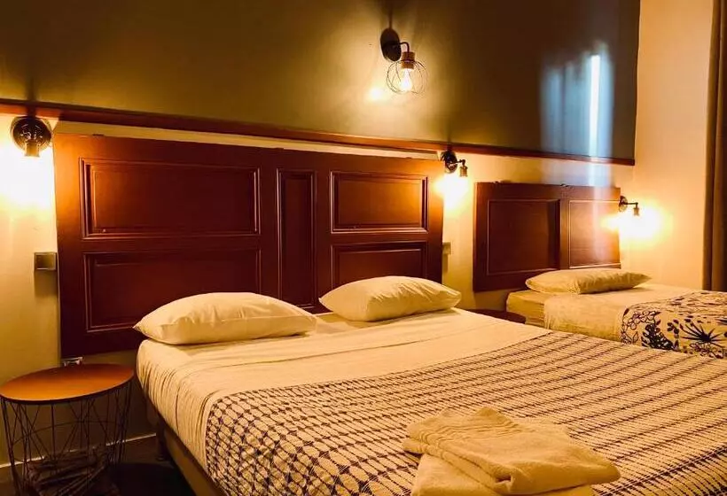 Standard Kolmen Hengen Huone, Le Midi Clermont Cournon