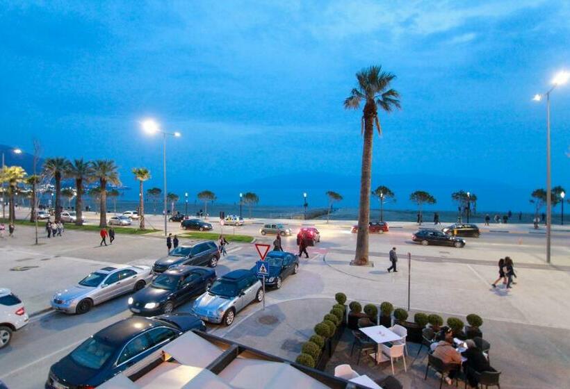 스탠다드 트리플 발코니 룸, Primavera