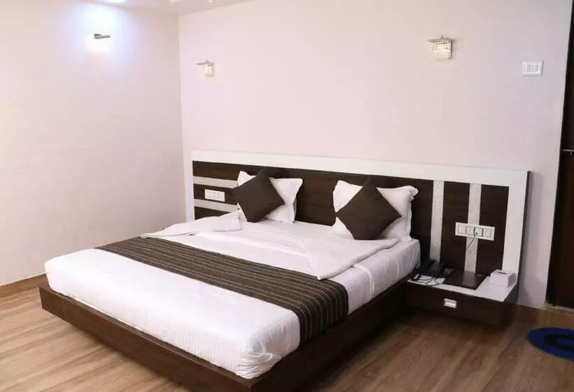 4 Bett Deluxe Zimmer, Regency Vasai