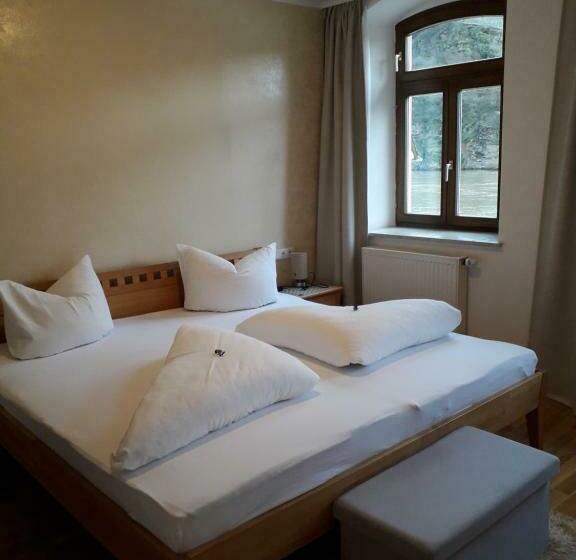 Номер Стандарт Вид на Реку, Weingut  Moselloreley