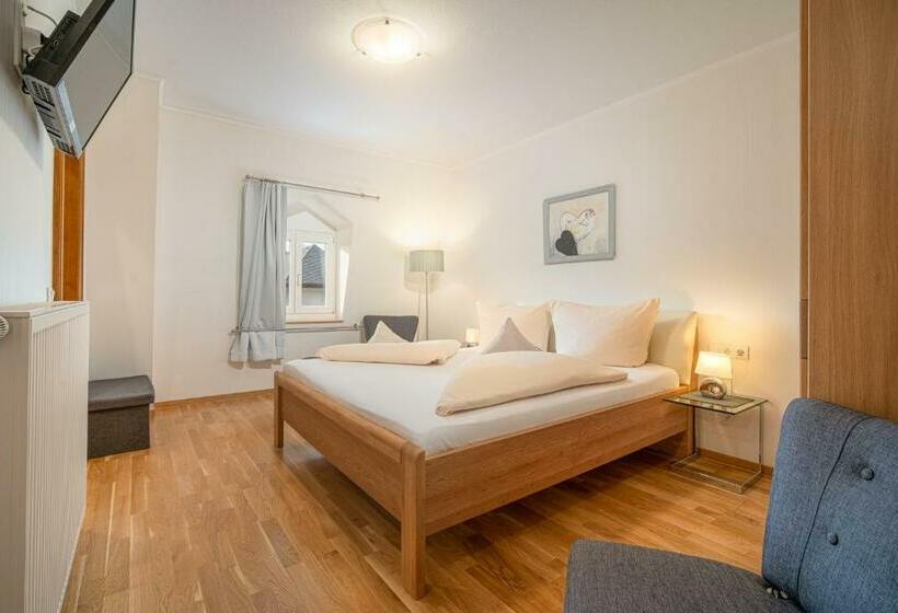 Номер Стандарт Вид на Сад, Weingut  Moselloreley