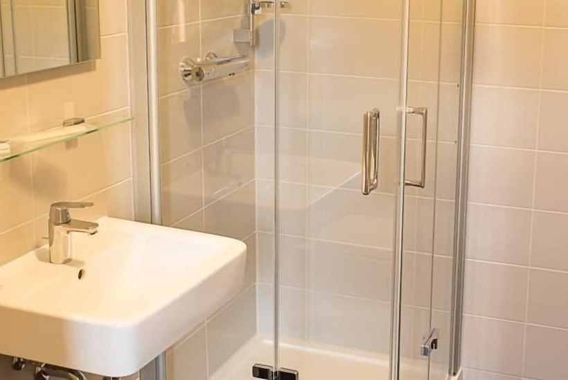 חדר משפחתי, Rasthof & Motel Hermsdorfer Kreuz