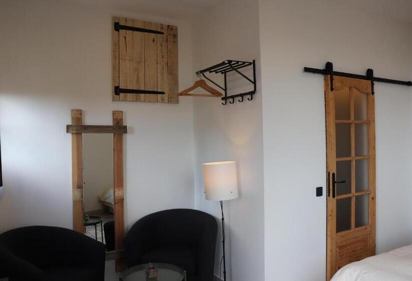 오두막, Skylark Bed & Breakfast