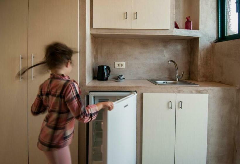 استودیوی استاندارد, Zante Nest Studios & Apartments