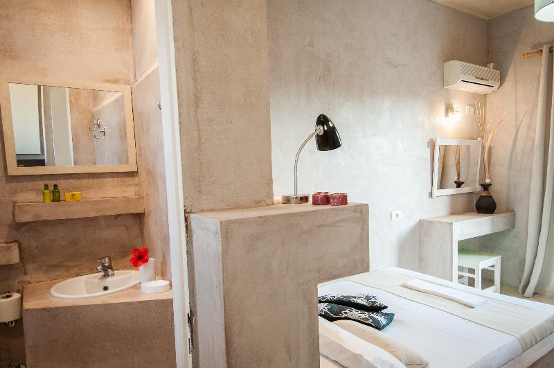 استودیوی استاندارد, Zante Nest Studios & Apartments