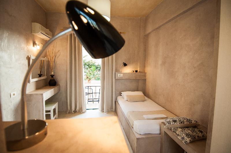 استودیوی استاندارد, Zante Nest Studios & Apartments