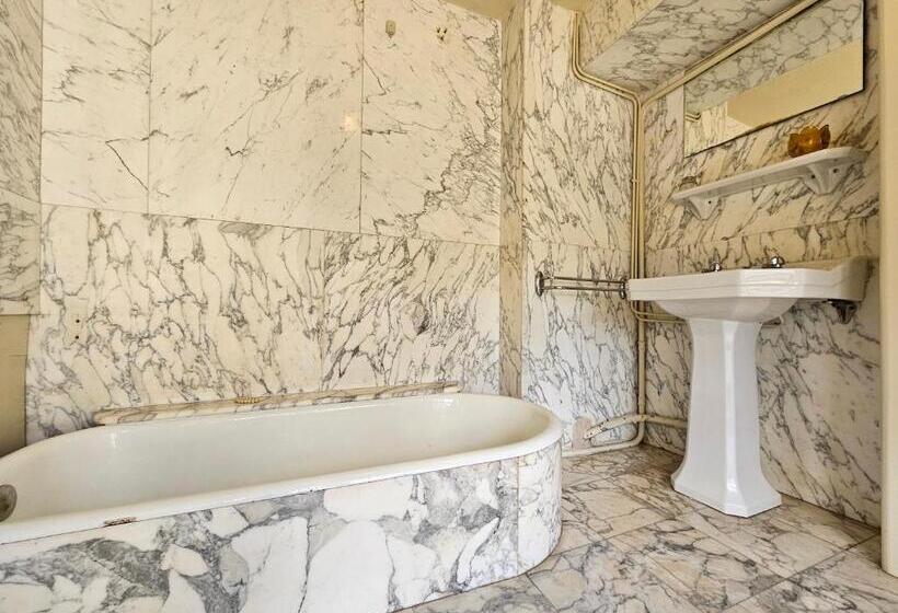 デラックスルーム, Chateau De Craon