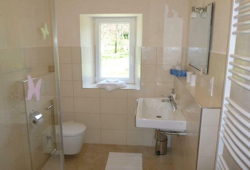 스탠다드 룸 풀장 전망, Domaine Du Papillon