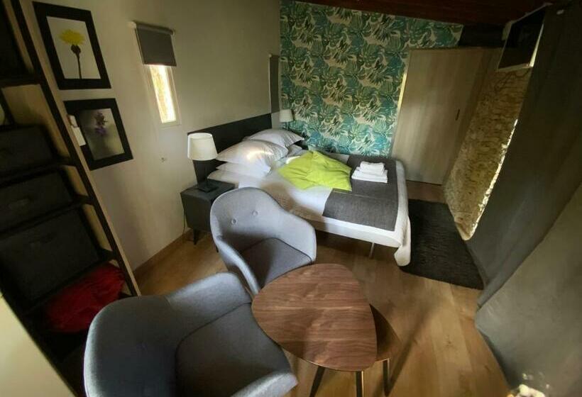 스탠다드 방갈로, Inn 4 Bears