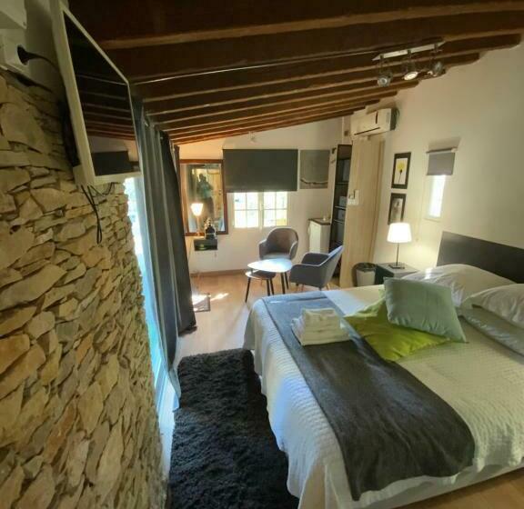 스탠다드 방갈로, Inn 4 Bears