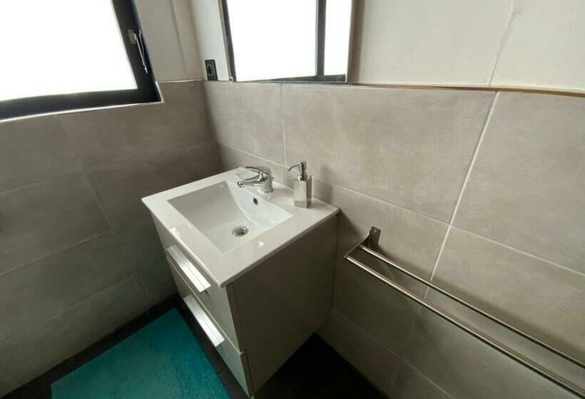 스탠다드 방갈로, Inn 4 Bears