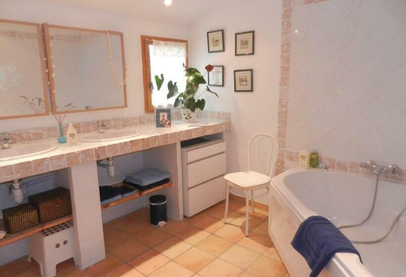 带大床的标准间, La Fenière Aux Hirondelles