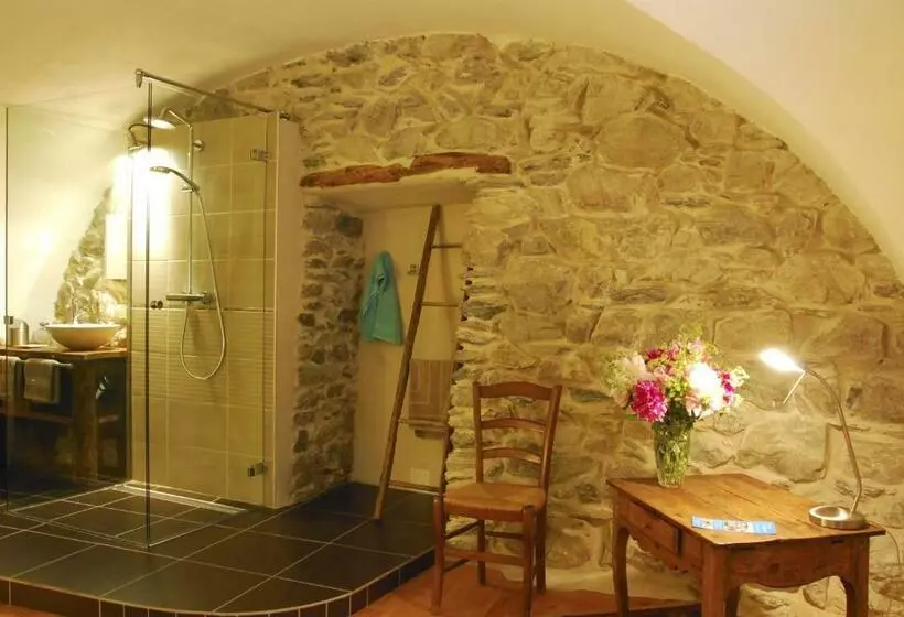 コンフォートルーム, La Ferme De Beauté