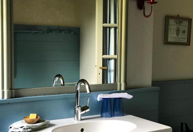 Номер Стандарт, La Maison Jeanne D Arc